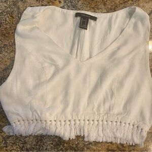 White V Neck Forever 21 Crop Top w/Fringe Bottom. Lined with back zipper.sz sm